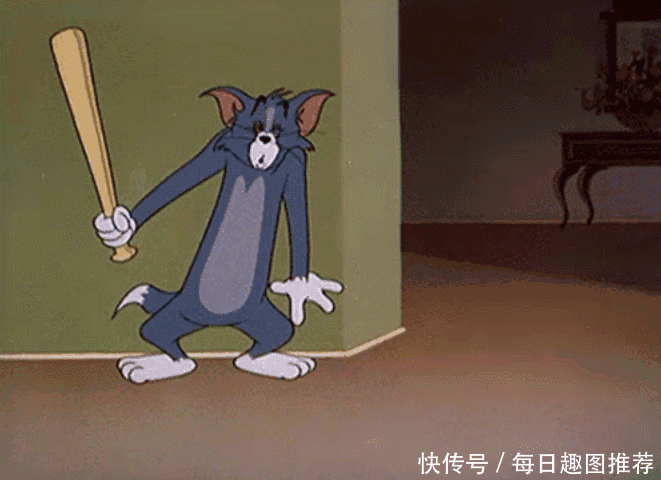 搞笑gif图片:大哥真是左右逢源呀!羡慕死小弟了