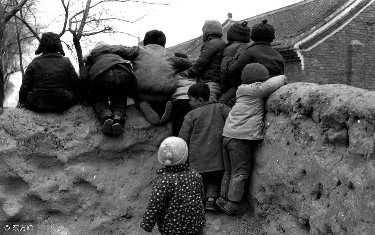 珍藏,1991年的农村过年老照片,那时候没人外出打工,村子很热闹