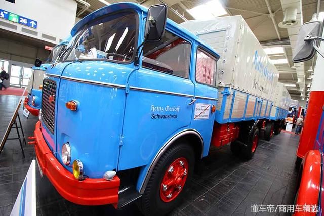 黄河jn150原型车了解一下 实拍斯柯达706rt卡车