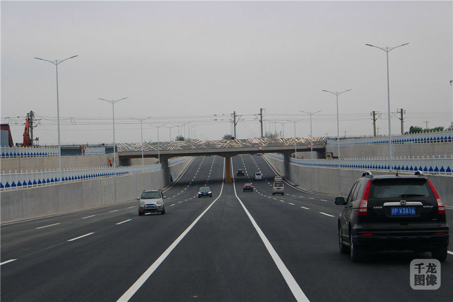 昌黎县东外环路地道桥工程提前10天建成通车