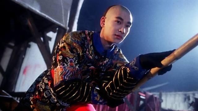 与吴京是同门师兄弟,曾顶替李连杰饰演黄飞鸿,45岁过成这样