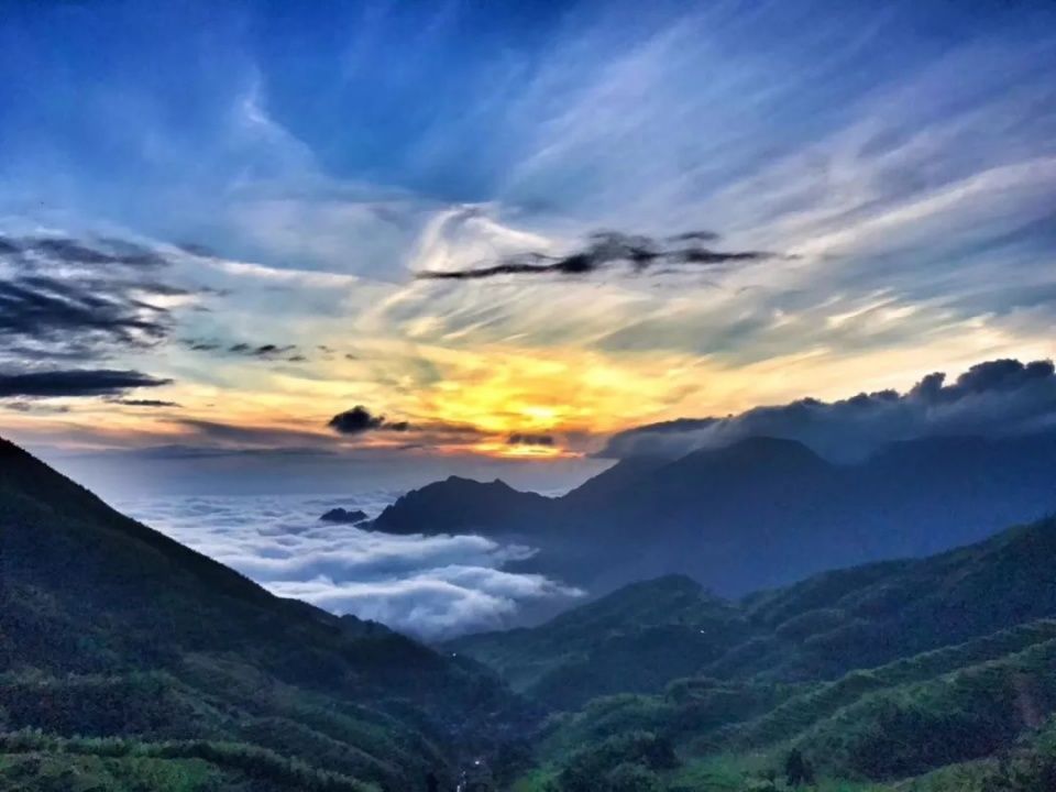 建在云端上,这家浙江最美民宿,收尽云海,日出,梯田,竹林和山村!