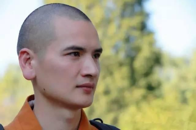 古相学:富贵双全的"耳朵",荣华富贵少不了!