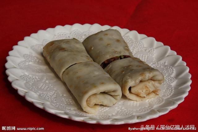 河北邢台威县,饼卷肉是威县特色名小吃之一