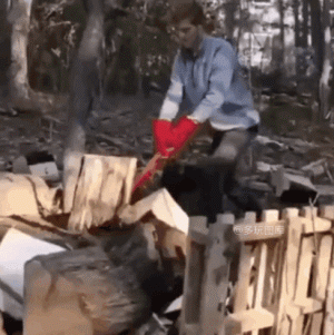 全球搞笑gif:他离死亡只差一公分,幸好平日善事做得多