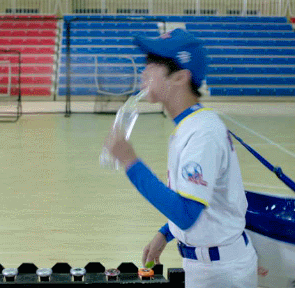 [tfboys][分享]170727 王俊凯喷奶又喷水 化身高颜值小喷菇