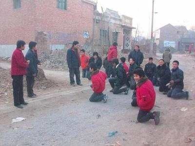 为什么现在农村过年磕头的人越来越少了?你小时候磕过