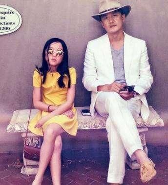 王菲和李亚鹏带女儿,看李嫣的表情反映出来,想不到王菲是这种人