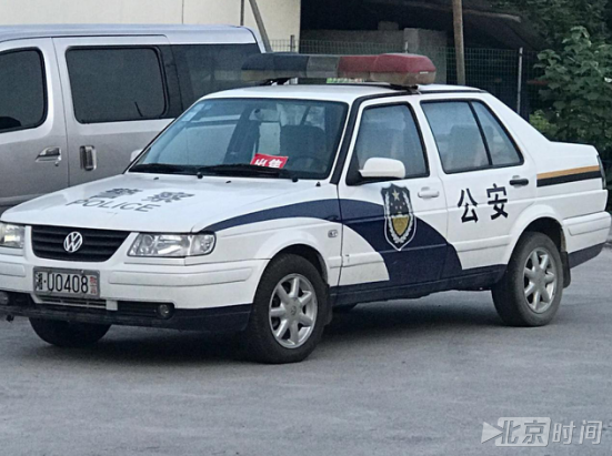 制式警车带警牌挂警灯出售 湘西警方:已注销两年