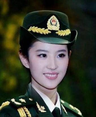 十大女明星穿上军装之后原来可以那么帅,那么美,赵丽颖英姿飒爽