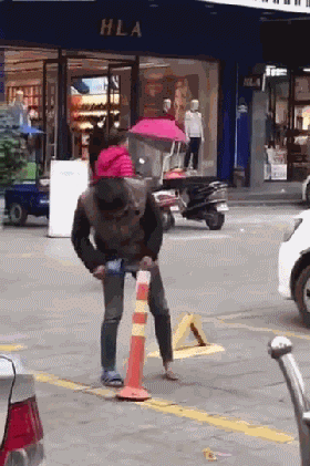 爆笑gif图:注意,史上最2b出现了!