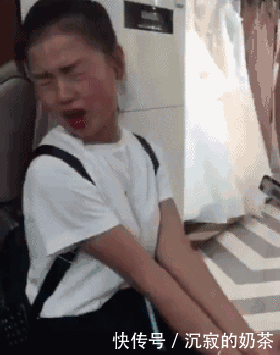 爆笑gif图:当一个女孩子很长时间没有男朋友时