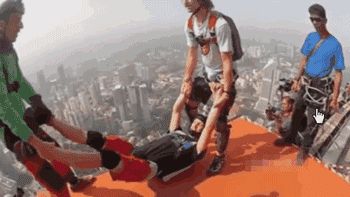 每日一笑:这样的美女出浴你见过吗?