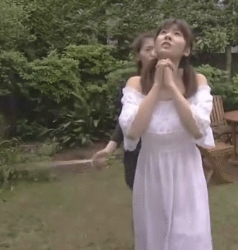 这只蛾子是恶魔的使者,跟c罗做了个交易:要么你完好无损的提完90min