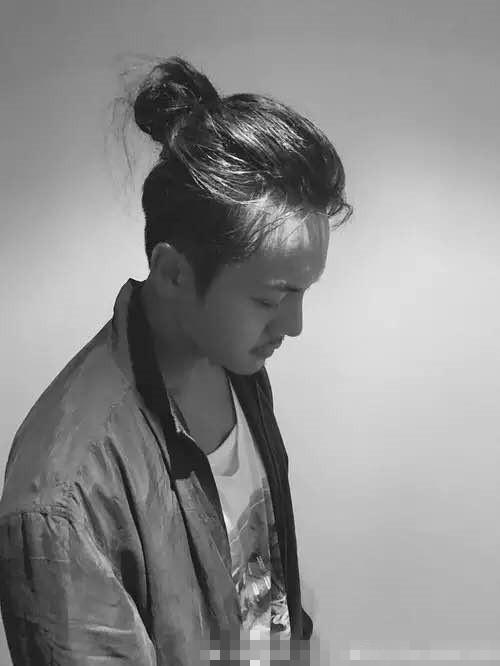 男星小揪揪发型:刘昊然嘟嘴揪太奶了,千玺这个舞台揪击碎少女梦