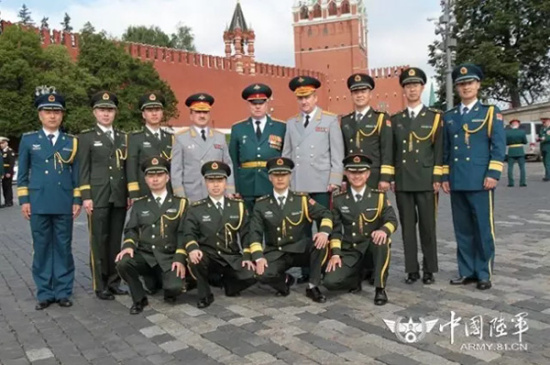 俄罗斯伏龙芝军事学院今年27中国学员获金质奖章