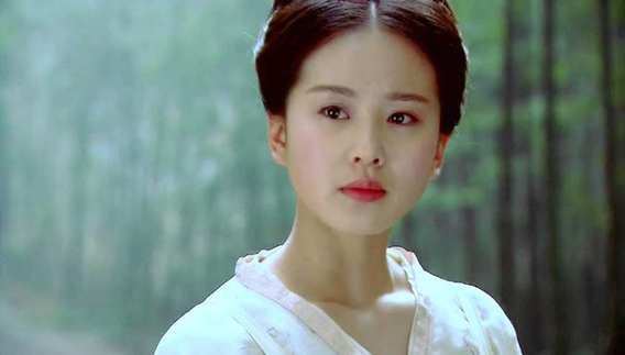 刘亦菲的白衣扮相,给人印象最深刻的是《神雕侠侣》里面的小龙女,不食