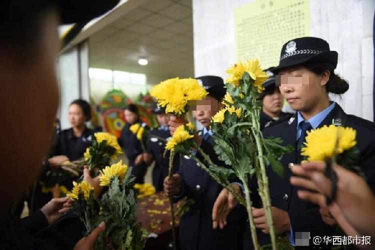 图为缉毒警察贾巴伍各追悼会现场.