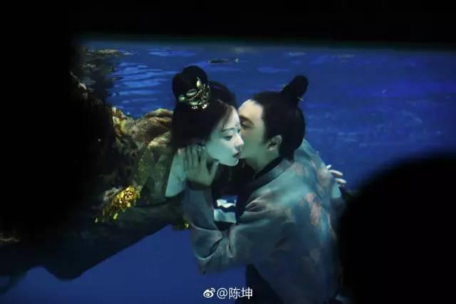 陈坤倪妮水中亲吻画面美爆?任嘉伦景甜kiss简直苏翻了