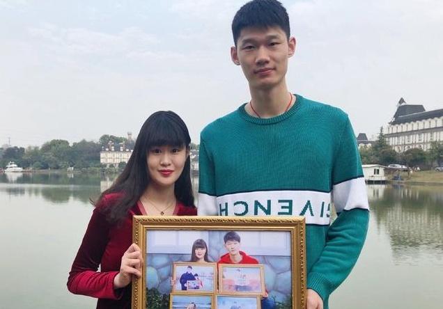 广厦男篮一人已离队!胡金秋引球迷热议,竟是因为微博的一张照片