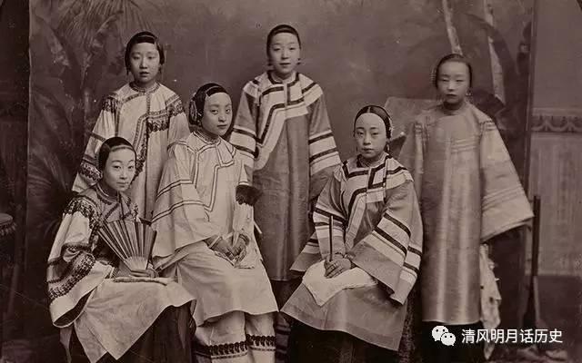 中国古代女人珍贵老照片:宫中女子,城里贵妇,出嫁女人