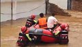 经开区消防深入密云灾区转移两名被困群众