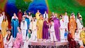 中美小朋友牵手合唱明天会更好