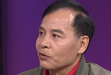 62岁北京大叔身穿中航工装相亲
