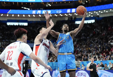 多人伤停休赛 三人五犯离场 全员拼搏 北汽队拼下胜利