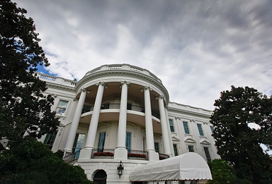 特朗普：必须“拥有”整个格陵兰