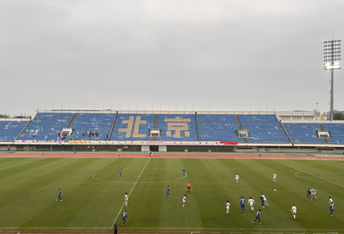 北京城建女足用胜利与球迷欢度“五一”假期