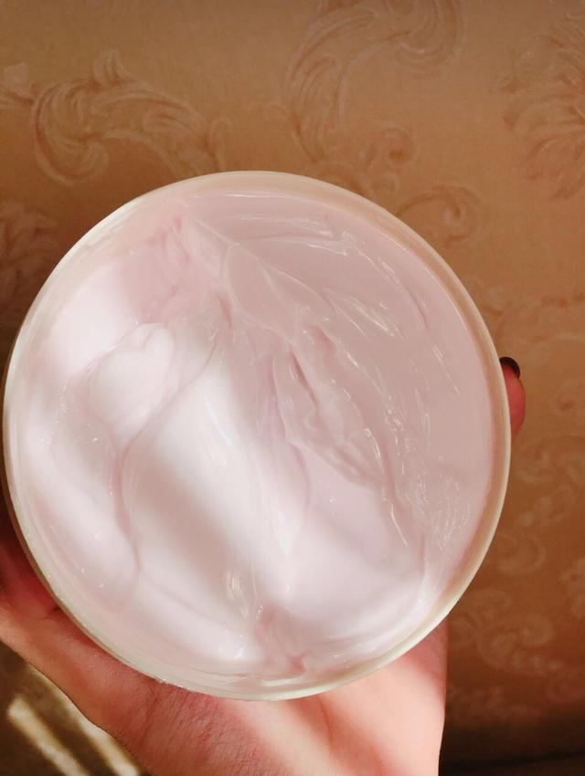 一抹变水的身体乳(一抹变水的身体乳好用吗)