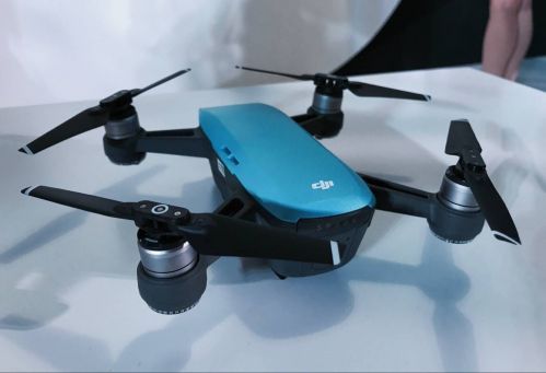 手势掌控无人机 大疆"晓"spark国内首度亮相 售价3299元