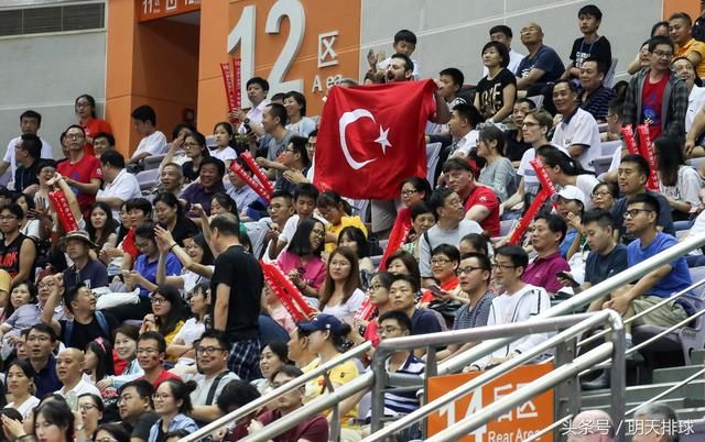 世界女排联赛美国队夺冠 土耳其队收获亚军是