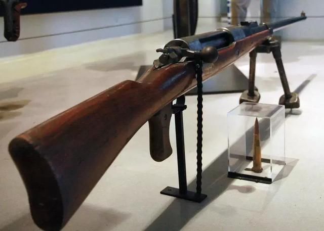 一战放大版毛瑟98步枪,每个德国士兵连开三枪