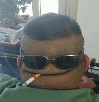 搞笑时光:美女都是笑不露齿的,一群粗俗的人