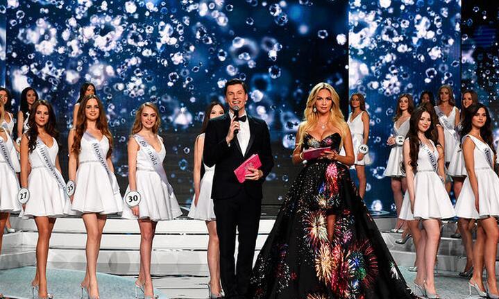 俄罗斯小姐泳装秀大长腿 冠军为18岁女大学生目前研习汉语