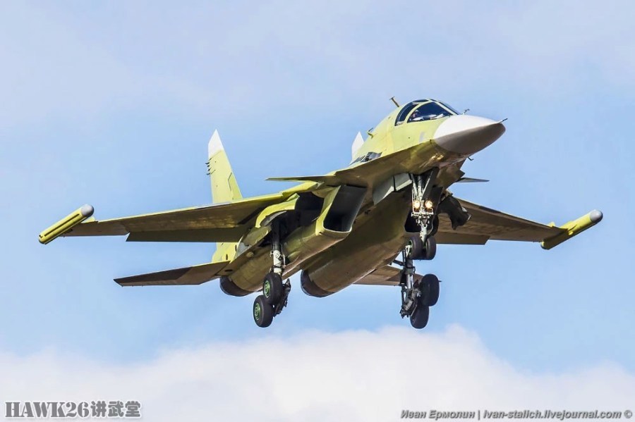 黄皮苏-34战斗轰炸机试飞 即将加入俄空军