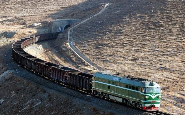 重磅!中国在新疆发现10亿吨级砾岩油田,目前世