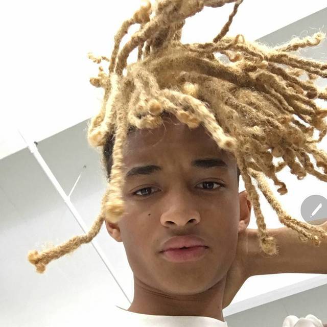 jaden的大脏辫被老爹"手刃" 不要的卡地亚送粉丝不?