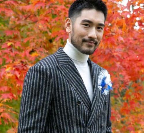 著名作家发微博声称:赵丽颖,你应该给高以翔讨回公道(图5) 著名作家发微博声称:赵丽颖,你应该给高以翔讨回公道(图5)