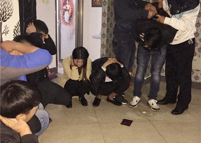 对此情况,民警多日来连续在步行街追踪调查,成功打掉了这一"酒托"诈骗