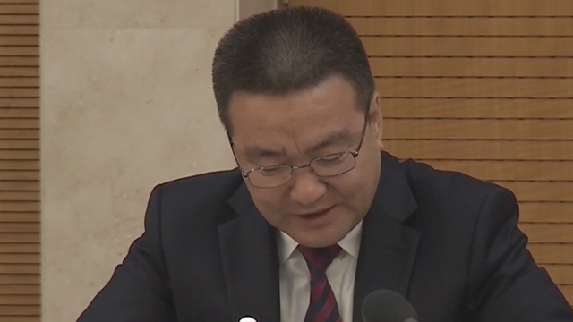 十九大代表王成国:始终将人民利益放在首位 十九大代表王成国:始终将人民利益放在首位