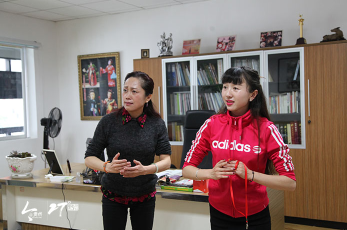 【十九大代表风采】邵志庆:一曲花灯传唱贵州精神 【十九大代表风采】邵志庆:一曲花灯传唱贵州精神