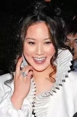 范冰冰钻戒5000万,刘嘉玲的一亿,韩雪的世上仅