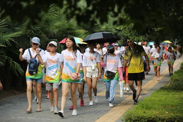 无限极养生行走活动开幕,趣味万步走获洛阳市