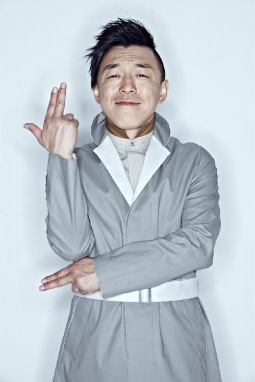 黄渤居然整容了!眼大了鼻子也挺了,黄渤正面回应整容事件