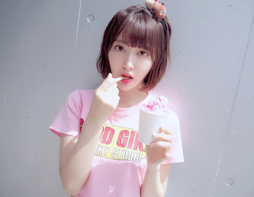 hkt48宫脇咲良卖萌拍写真 尽显少女粉嫩可爱