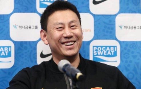 2019年中国男篮两队合并,主教练李楠和杜锋谁
