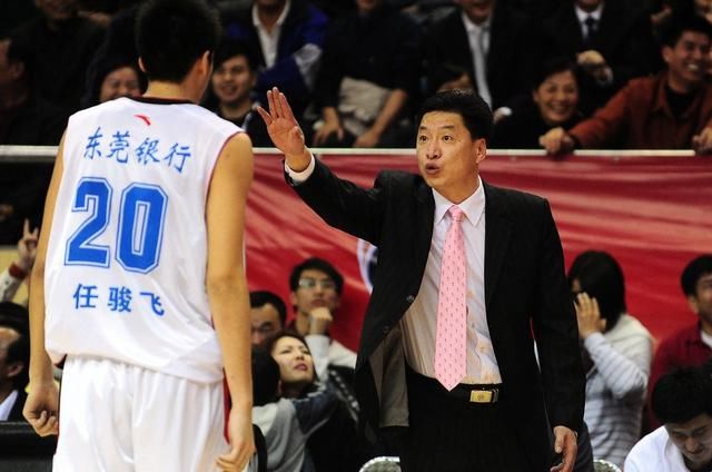 来了!连钟南山都来了,铁汉李春江更是哭红了双眼